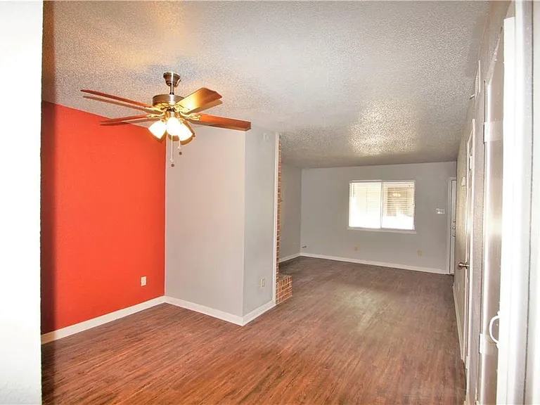 1320 Southport Dr #B — Photo 4
