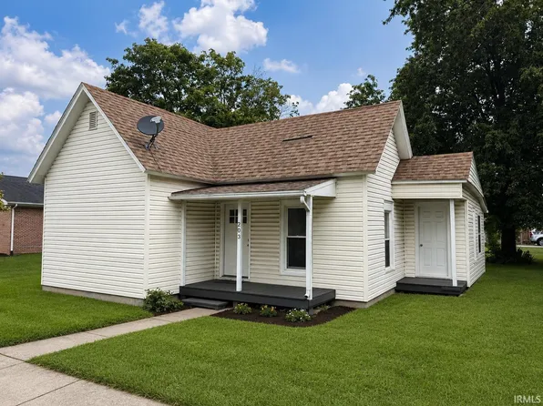 203 N Range St, Wolcott, IN 47995