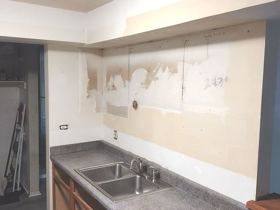 5th image of 1375 Rebecca Dr APT 103