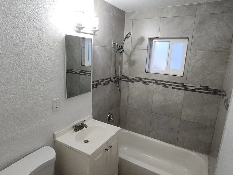 1101 Stewart Ave — Photo 7