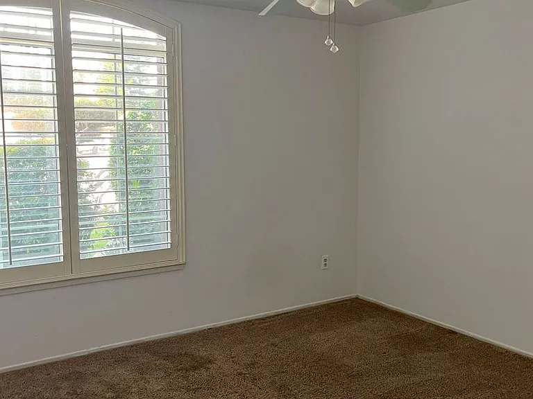 8805 Landover Ln — Photo 10