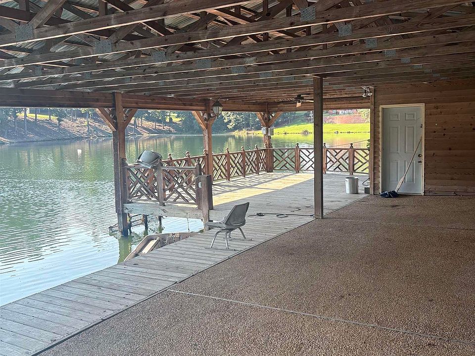 2nd image of 6 Paradise Dr