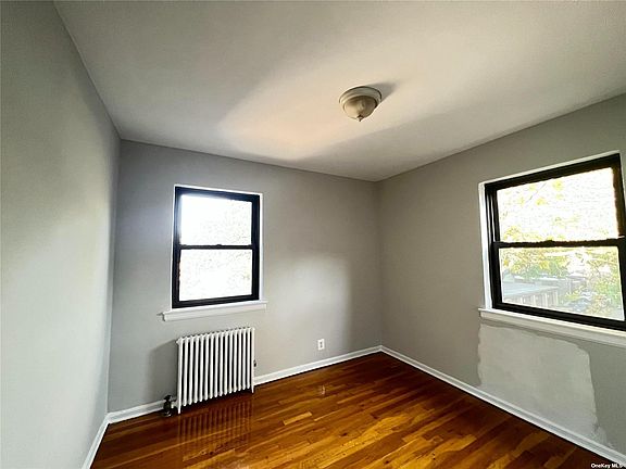 5th image of 4611 215th Pl Floor 3
