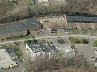 2 Augusta Dr, Danbury, CT 06810