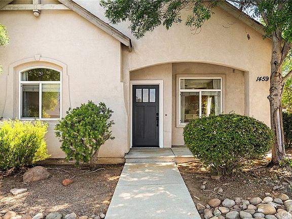 3rd image of 1459 Yosemite Dr