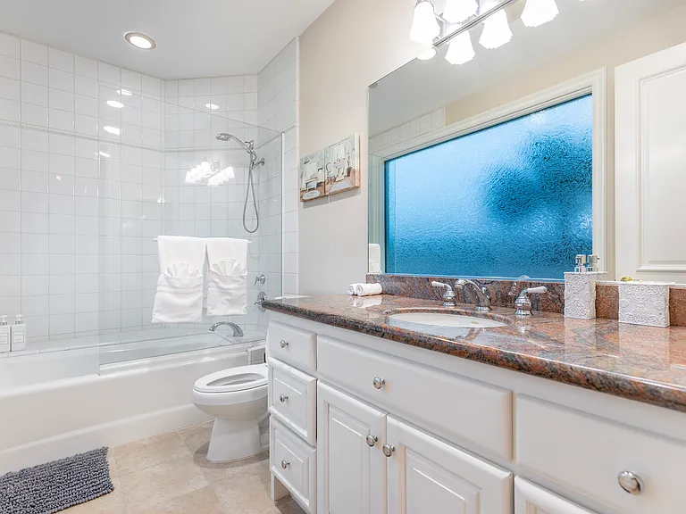 2261 Liane Ln — Photo 35