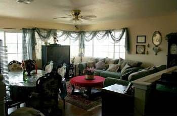 2nd image of 626 Rickenbacker Ave