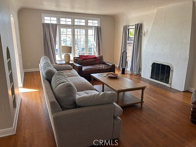 3 bed, 2010 sqft, $6,000 — Photo 4