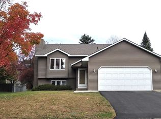 1057 Kettle Creek Rd, Eagan, MN 55123