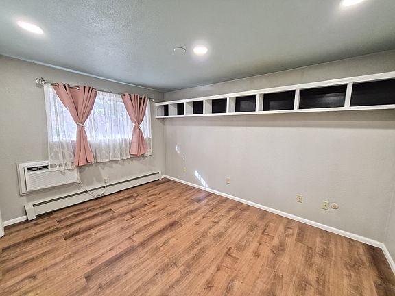 5th image of 338 Ram Ct SE