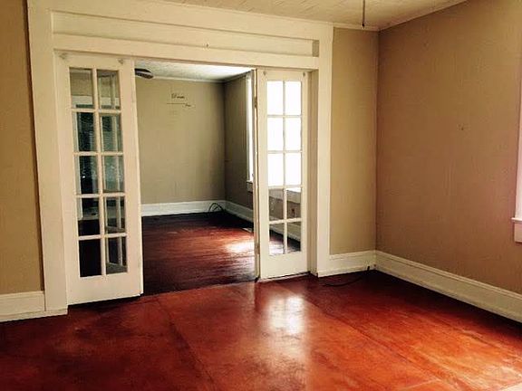 2nd image of 432 W New York Ave
