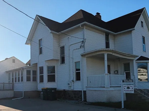 113 N McKinley Rd, Flushing, MI 48433
