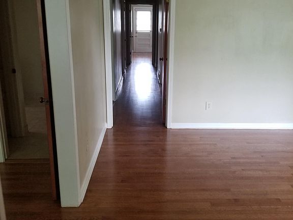 ENTRANCE IN TO THE HOUSE