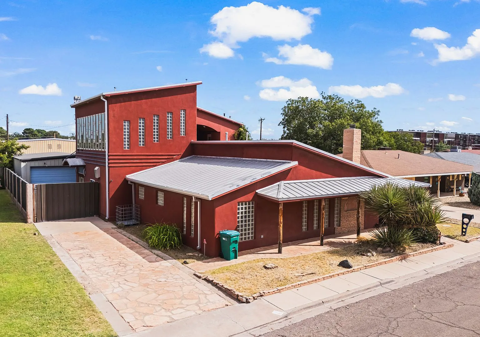 804 E. Randy Place — Photo 2
