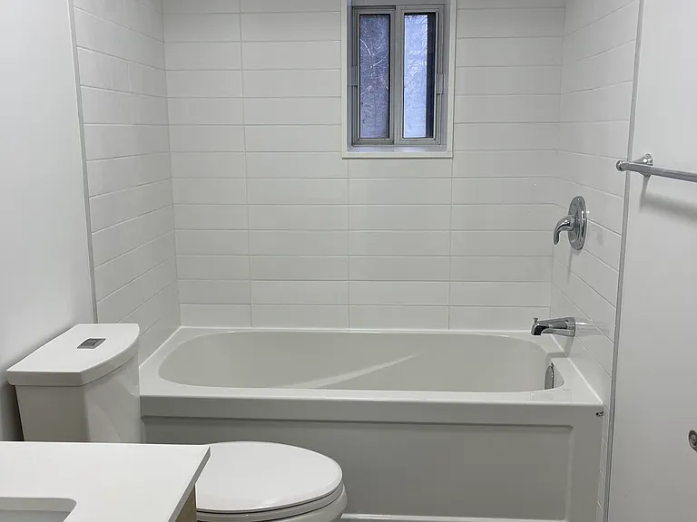 285 Park Lawn Rd — Photo 8