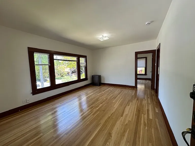 1409 Lyndon St — Photo 8