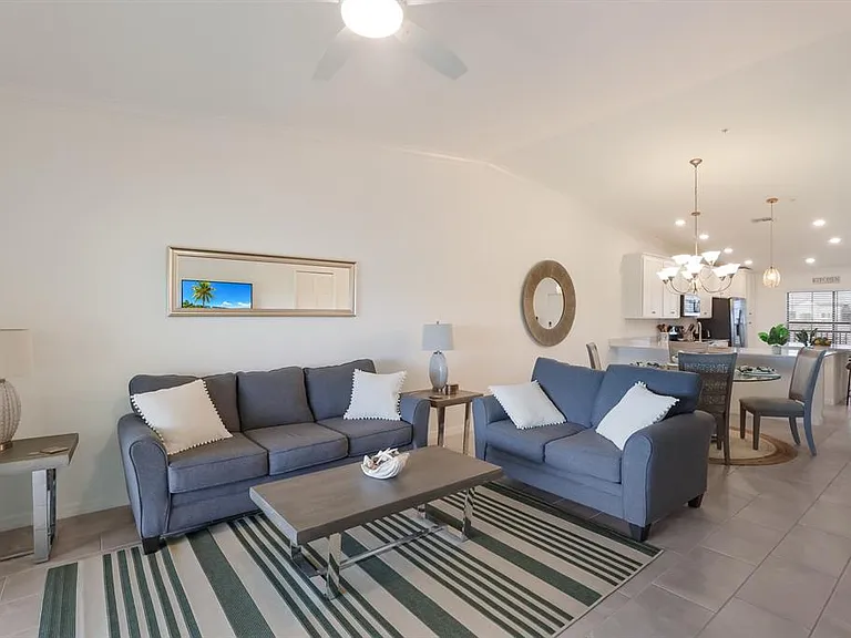 5721 Palmer Cir #201 — Photo 15