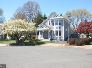 3402 Brightfield Ct, Herndon, VA 20171