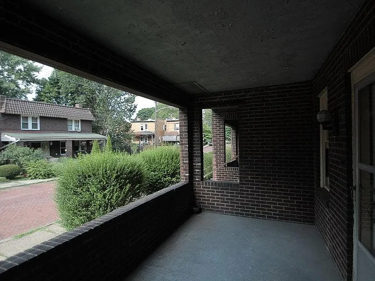 320 Whitney Ave — Photo 1