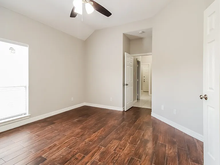 3306 Maymist Dr — Photo 10