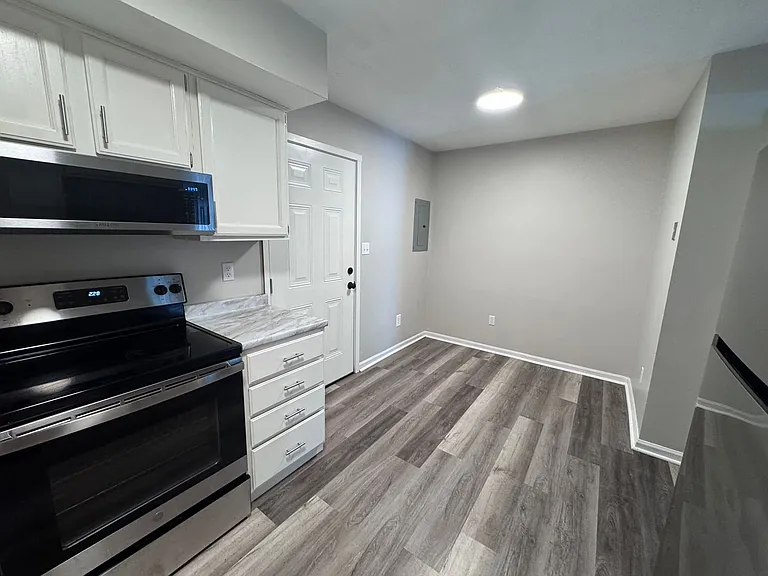 105 Grogan Cir — Photo 22