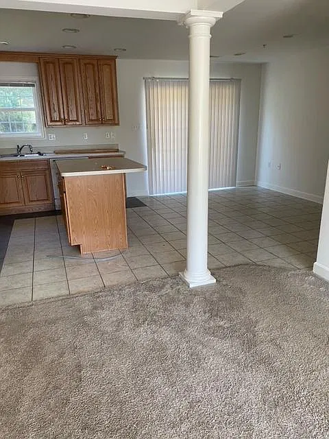 3 bed, 2.5 bath, 1360 sqft, $1,850 — Photo 3
