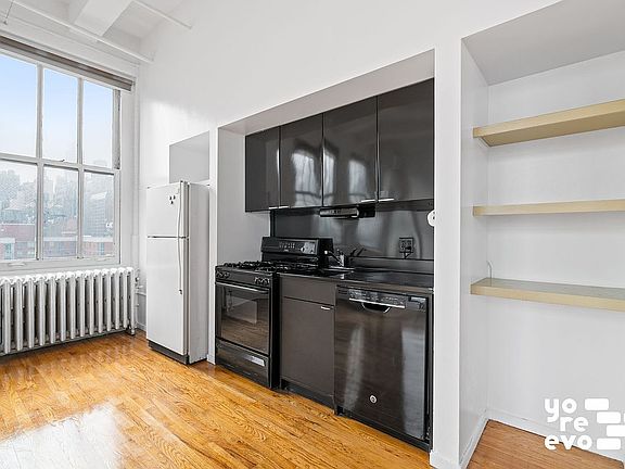 5th image of 448 W 37th St APT 10C
