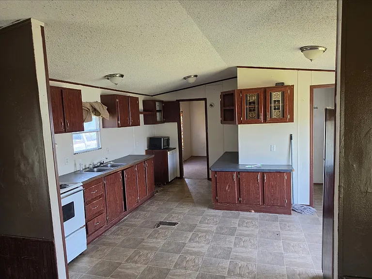 110 Mallard Park Rd — Photo 1