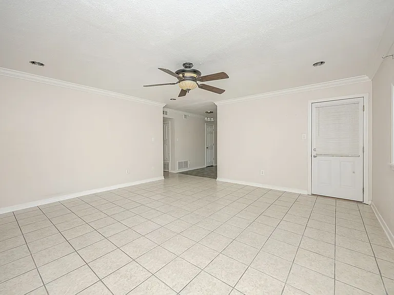 807 Market St — Photo 10