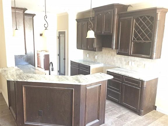4th image of 3121 Astros Way