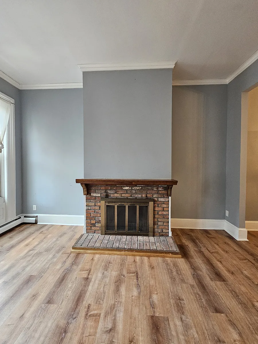 Building Photo - 32 1st St #2