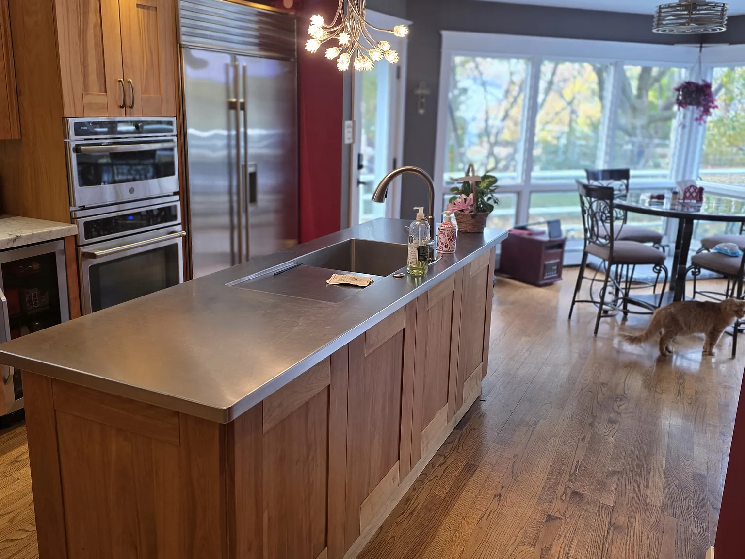 4 bed, 3.5 bath, 4300 sqft, $6,500 — Photo 3