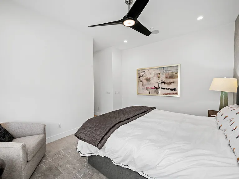 422 Fountain Dr — Photo 21