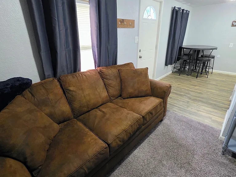1511 N Pleasant St — Photo 7