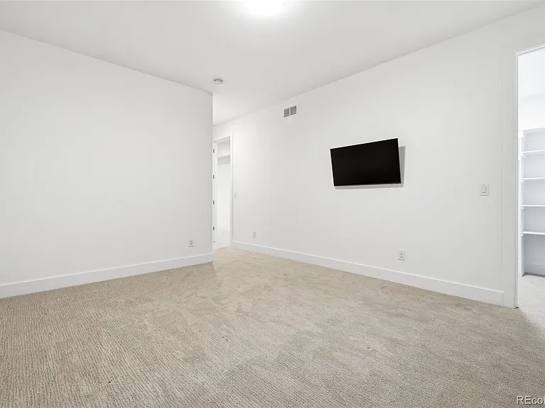 267 S Clermont St — Photo 39