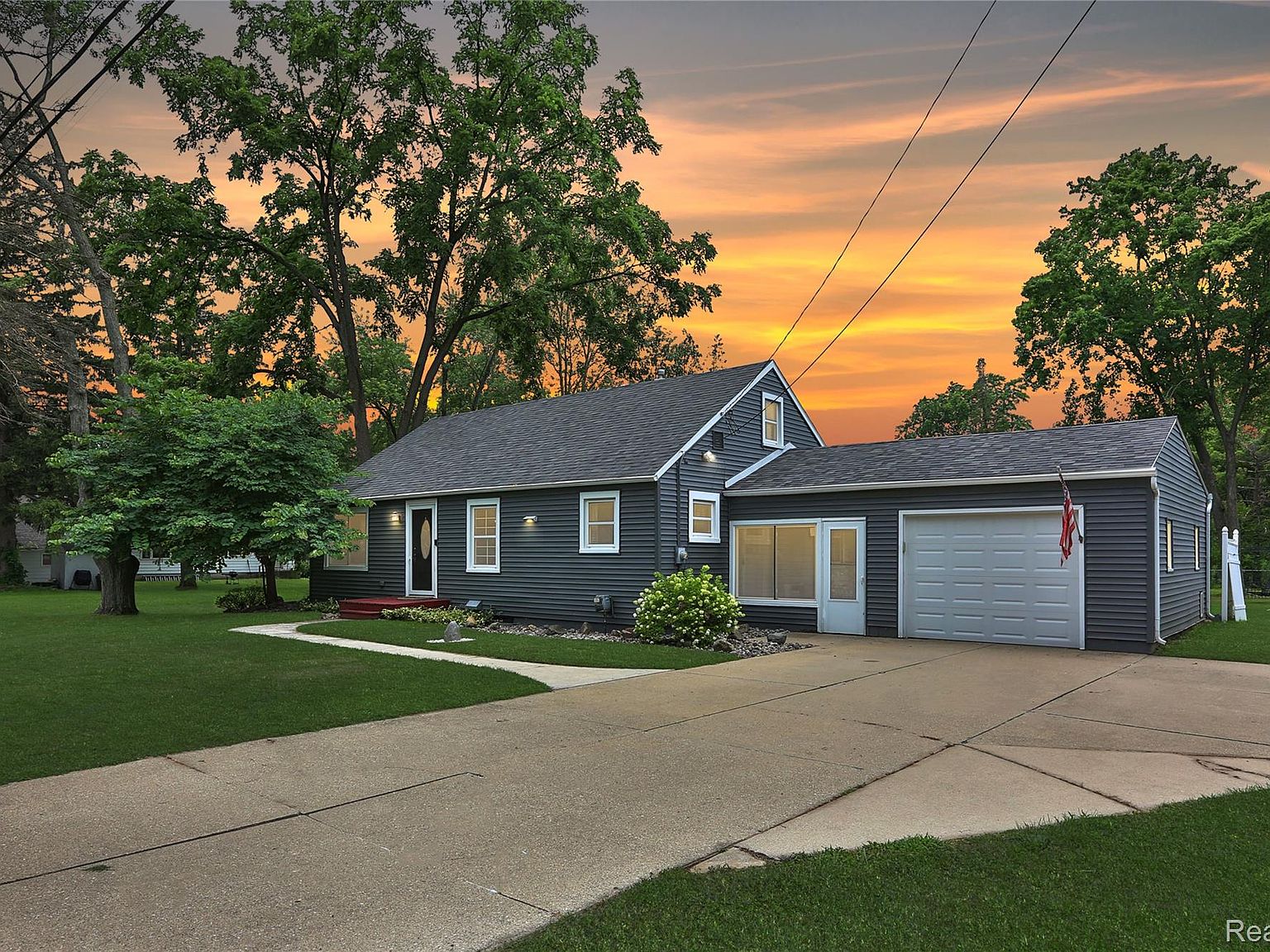 15890 Brook Rd, Lansing, MI 48906 | Zillow
