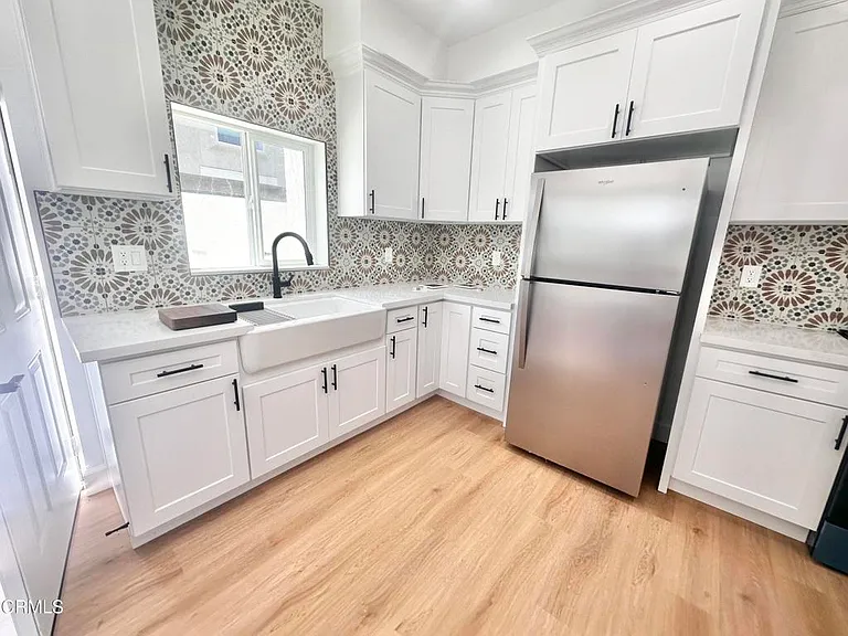 324 N J St — Photo 2