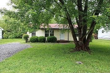 1st image of 386 Louise Ln