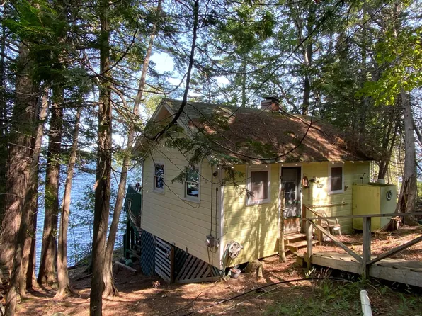 100 North Shore Road, Harfords Point Twp, ME 04441