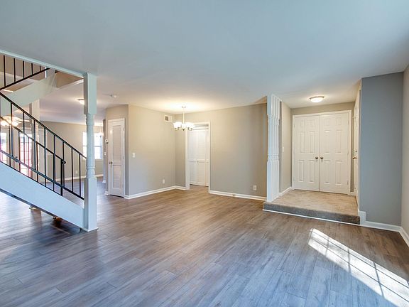4th image of 1002 E Northfield Blvd APT E103