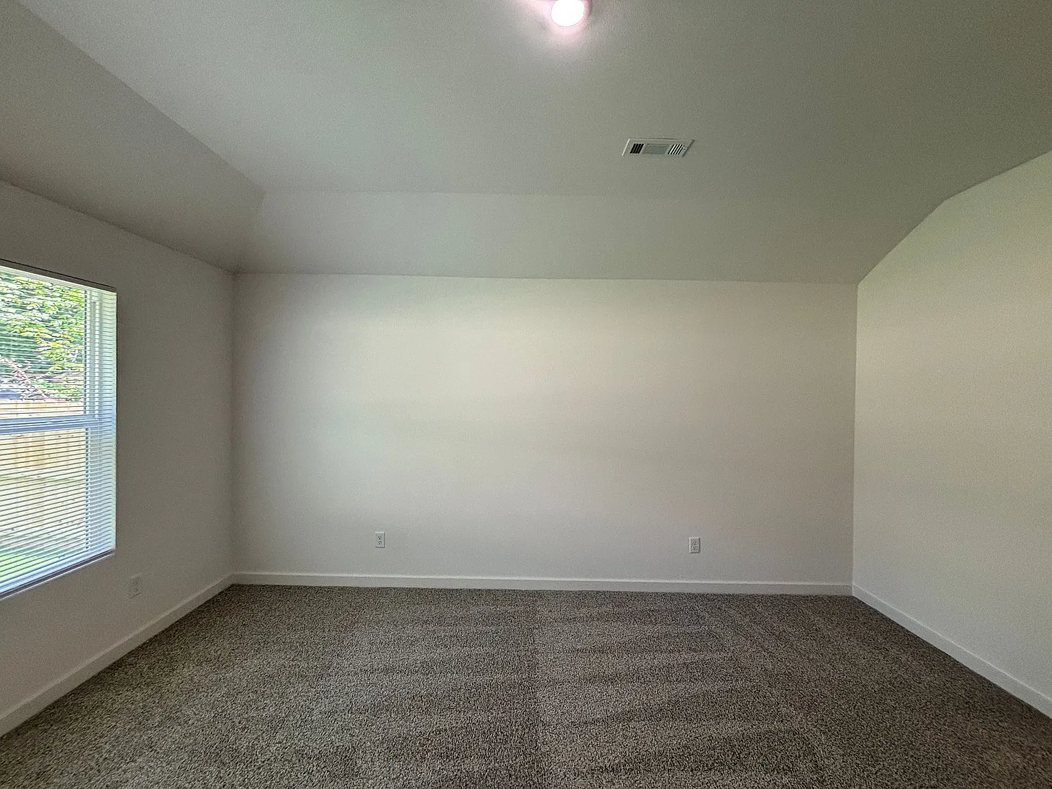 8606 Oxford Valley Dr — Photo 3