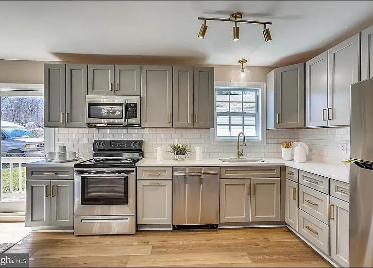 731 Opus Ave — Photo 36