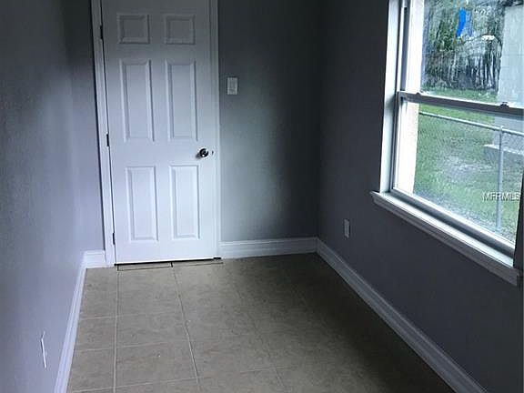 4th image of 4324 Lake Lawne Ave