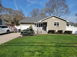59 Lumur Dr, Sayville, NY 11782