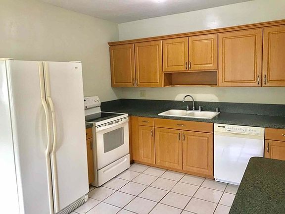 5th image of 4731 NE 6th Ave