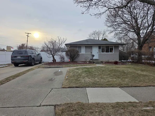 27729 Manhattan St, Saint Clair Shores, MI 48081