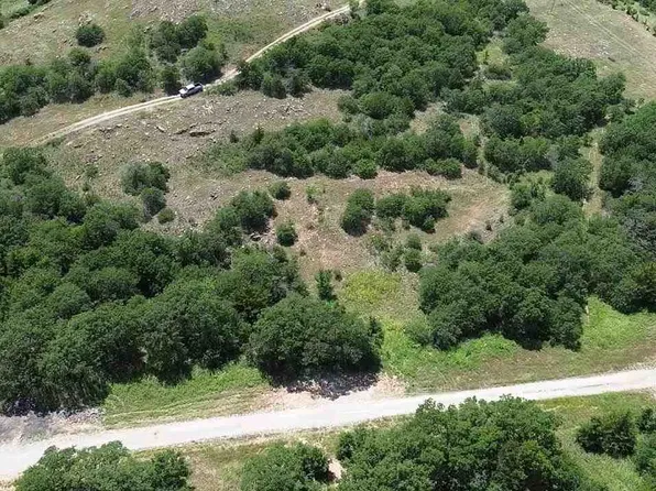 136 Merry Circle Dr, Medicine Park, OK 73557