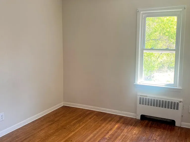 1530 Abbott Rd — Photo 10