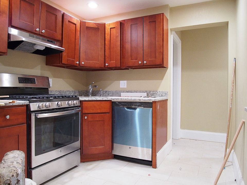 1st image of 72 Egmont St #12E