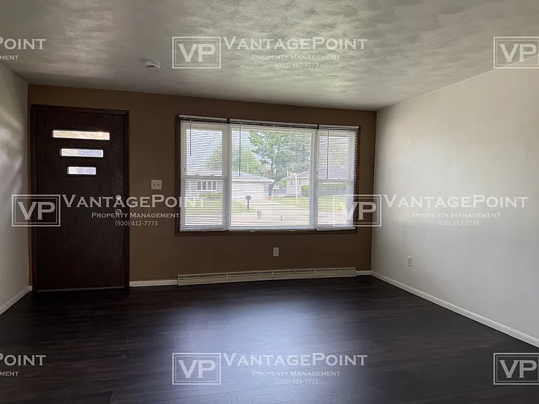 827 Glenpark Dr — Photo 5